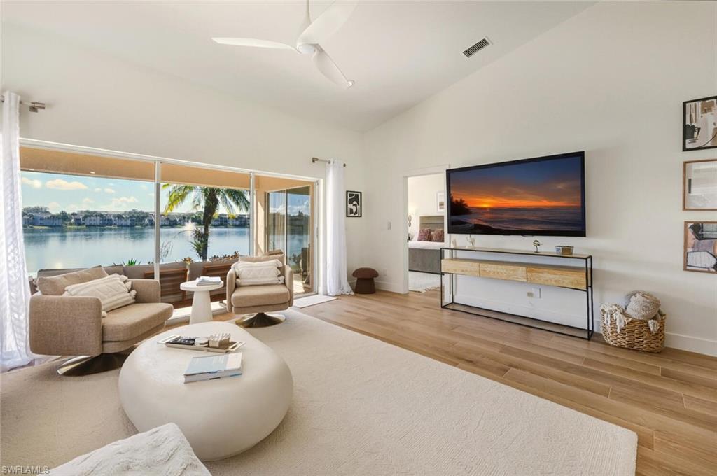 LAKESIDE VILLAS - Residential Lease