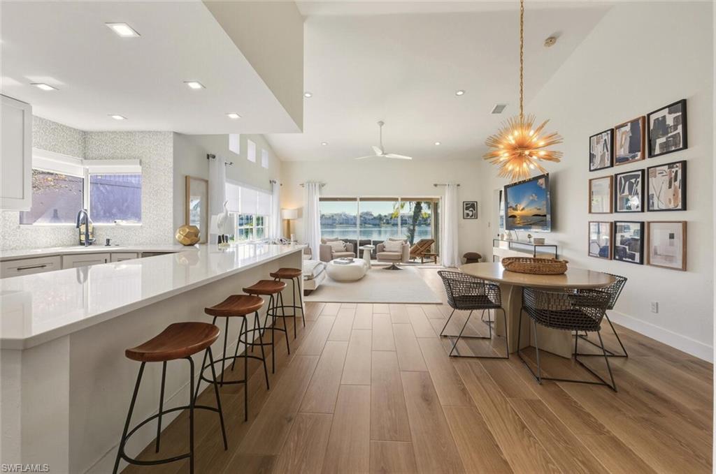 LAKESIDE VILLAS - Residential Lease