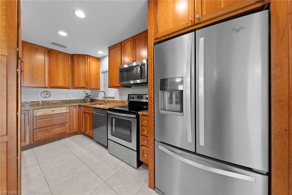 GOLFWOOD CONDO - Residential