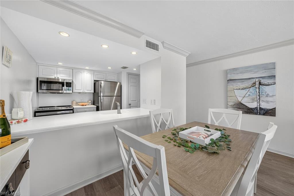 BEACH VILLAS CONDO - Residential