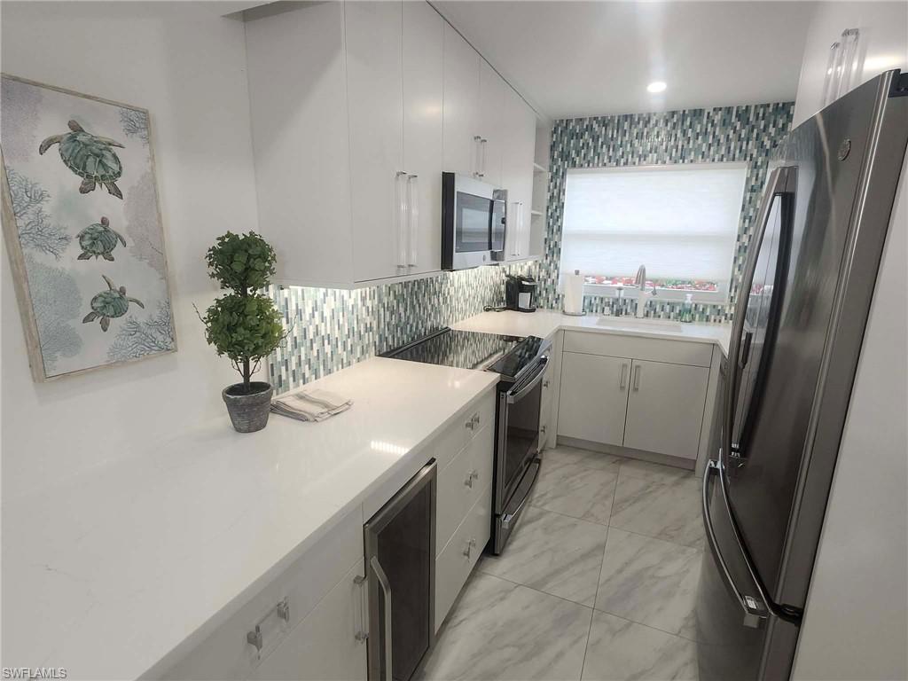 HARBOUR COVE - Residential Lease