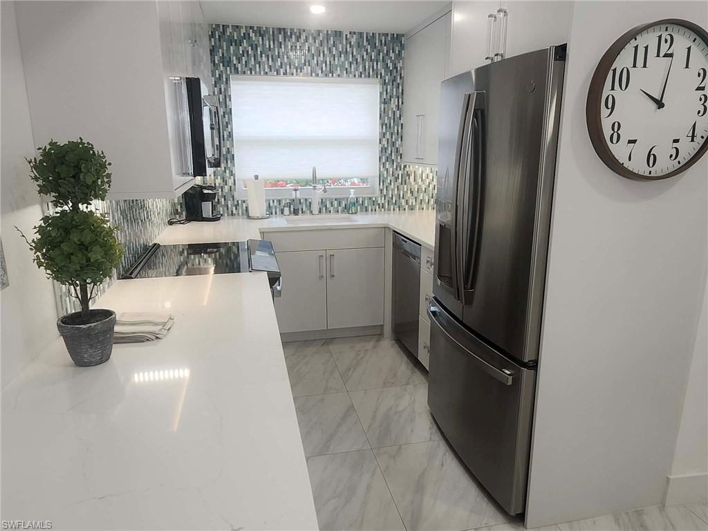 HARBOUR COVE - Residential Lease