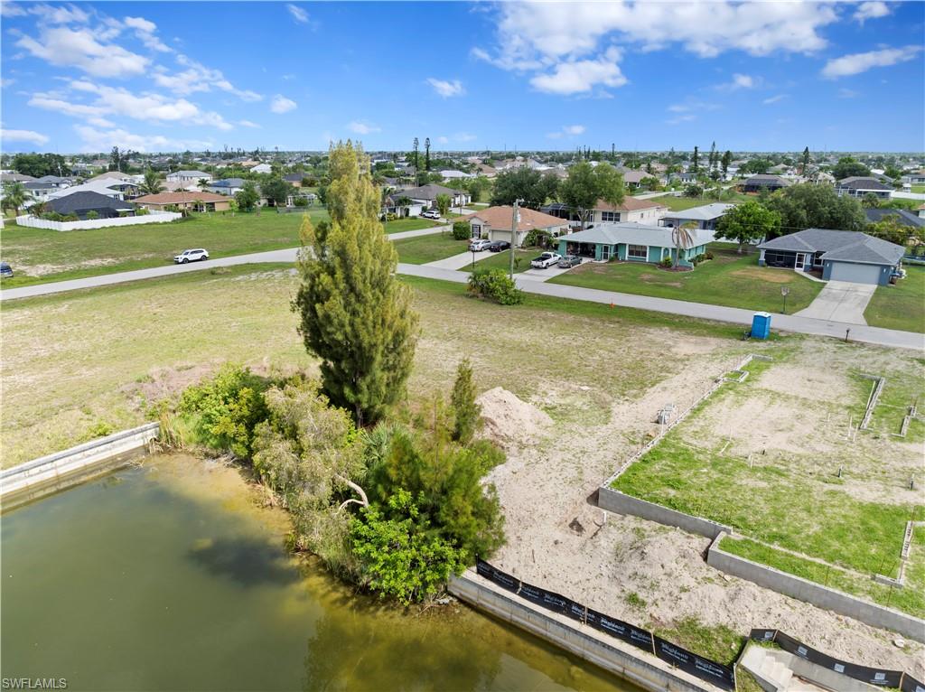 CAPE CORAL - Land