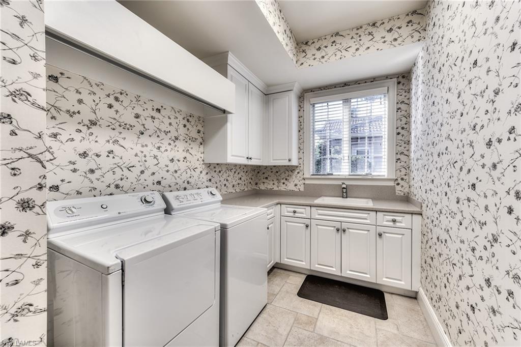 OAKBROOK - Residential