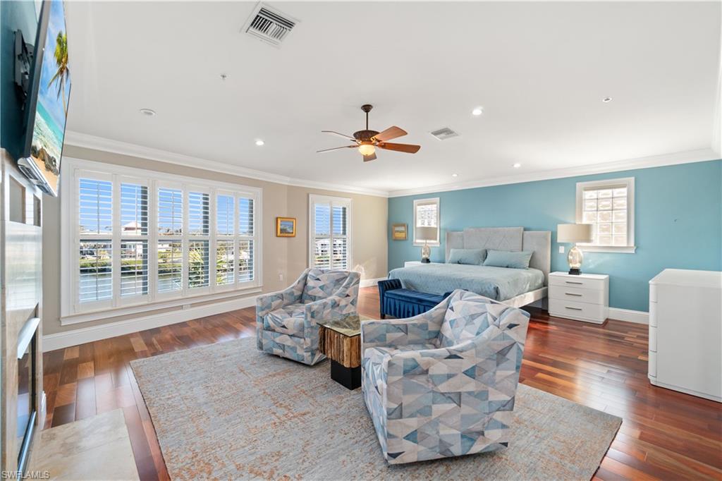 BAREFOOT BEACH - Residential