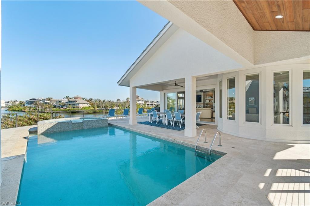 BAREFOOT BEACH - Residential