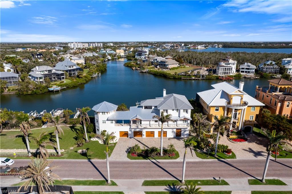BAREFOOT BEACH - Residential