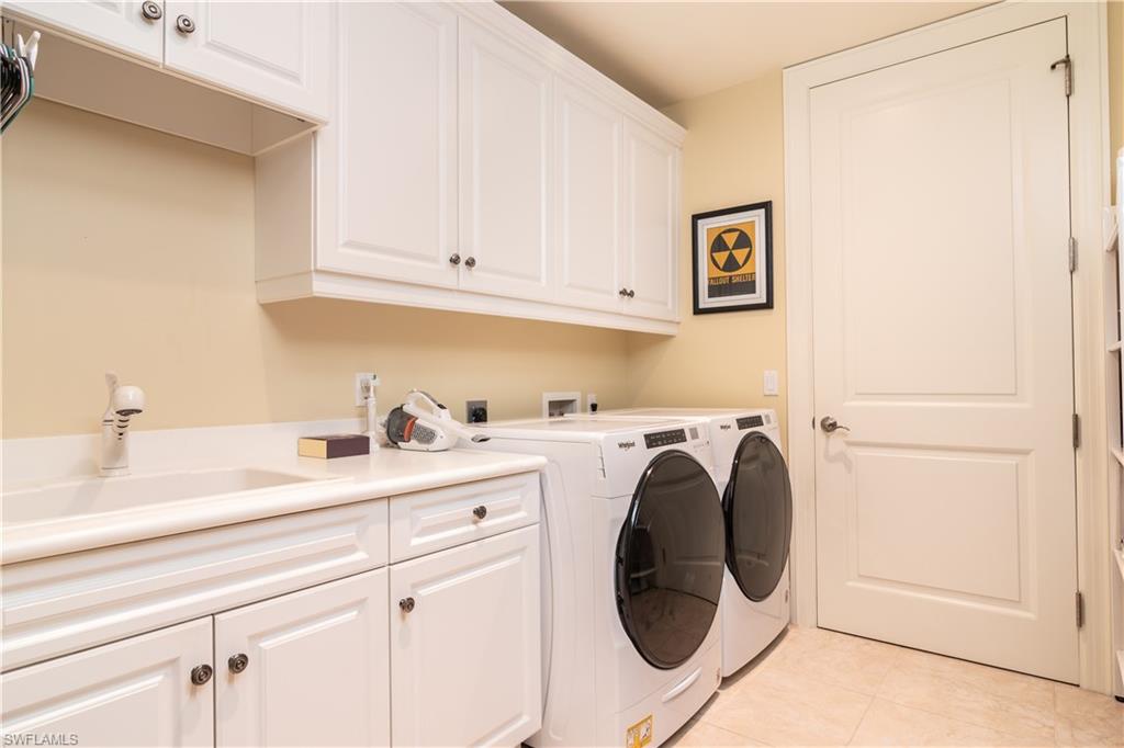 CHARLESTON SQUARE - Residential