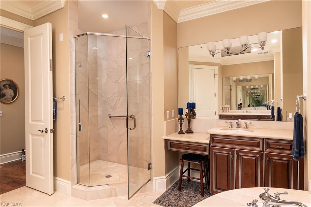 CHARLESTON SQUARE - Residential