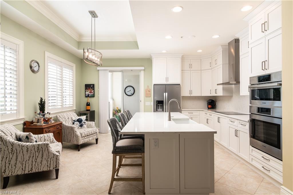 CHARLESTON SQUARE - Residential