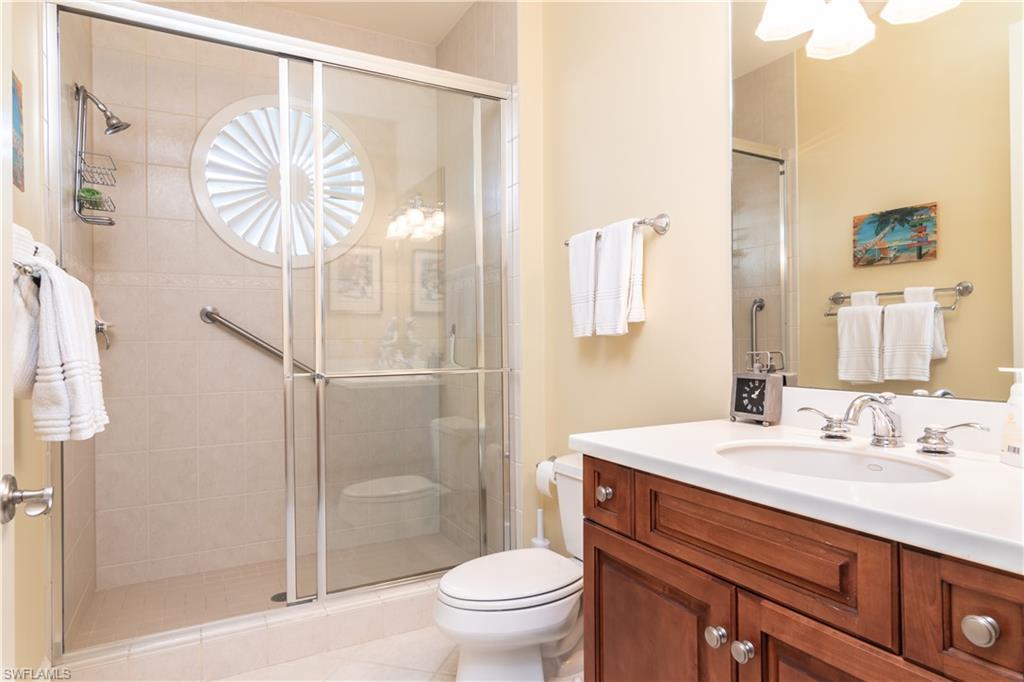 CHARLESTON SQUARE - Residential