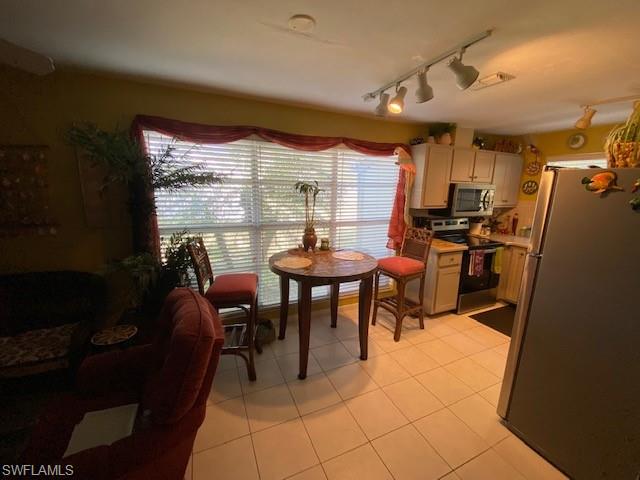 BEACON SQUARE - Residential