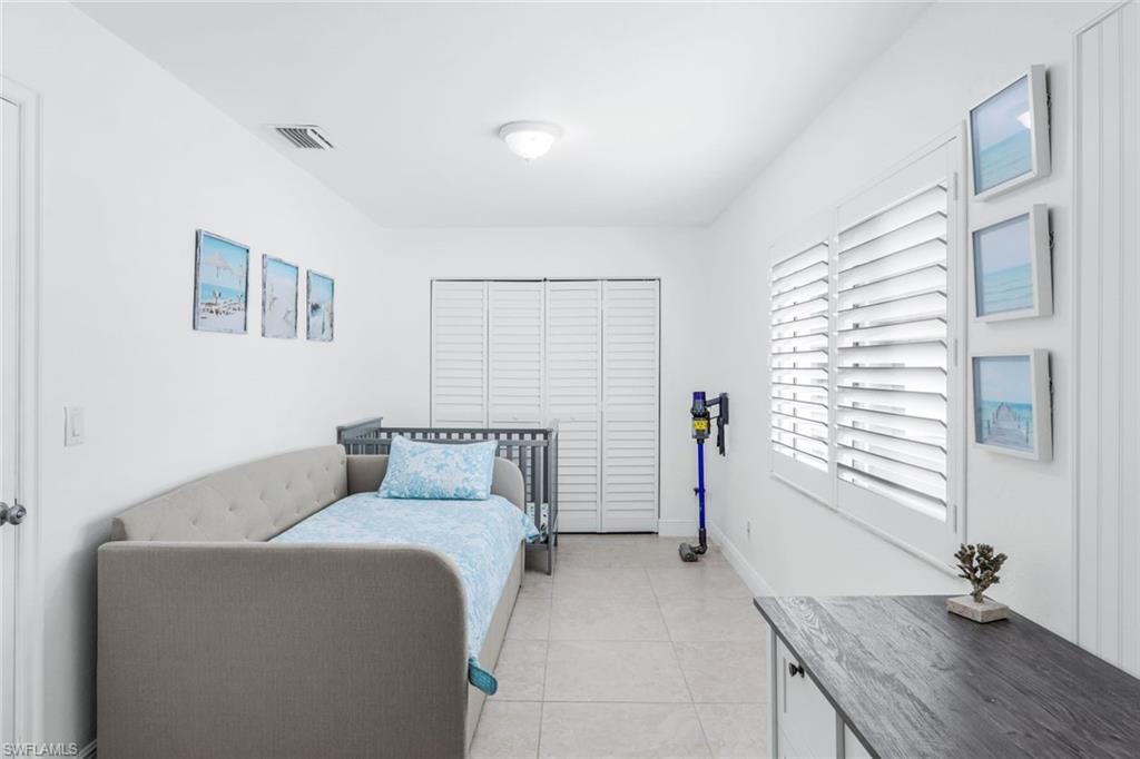 NAPLES PARK - Residential