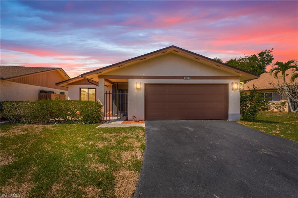 ROYAL WOODS - Residential