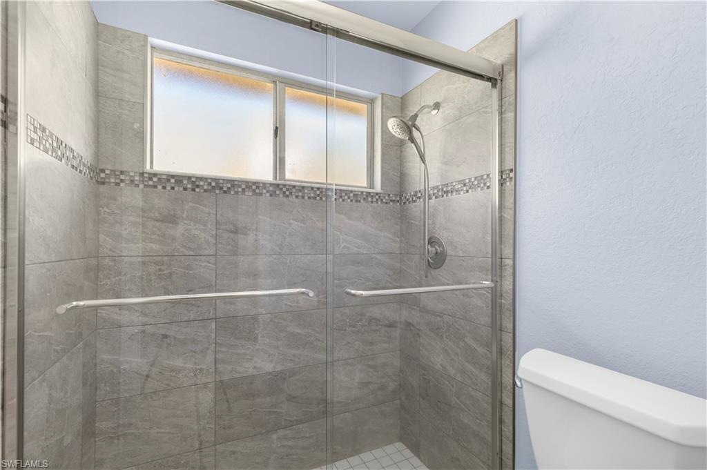 ROYAL WOODS - Residential