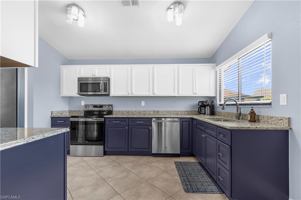 ROYAL WOODS - Residential