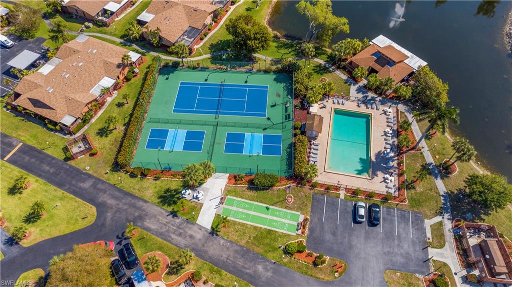 ROYAL WOODS - Residential