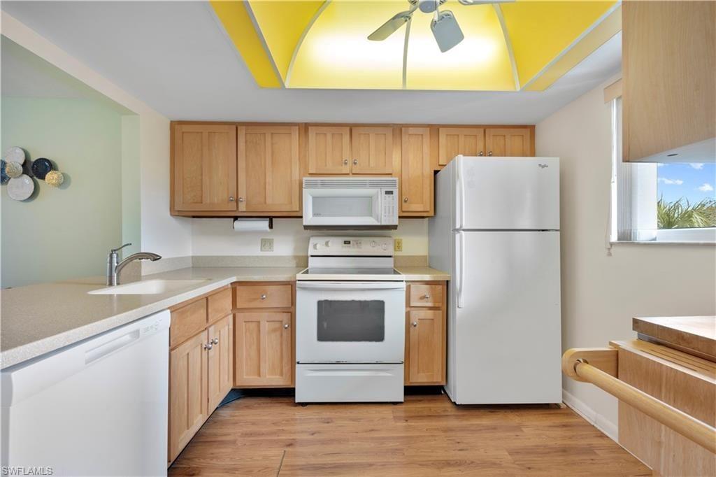 1018 Manatee RD E302