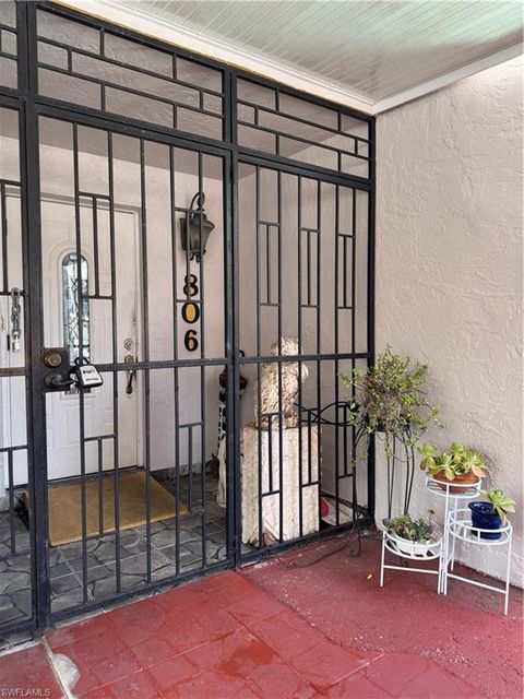 806 W 80 PL HIALEAH FL 33014