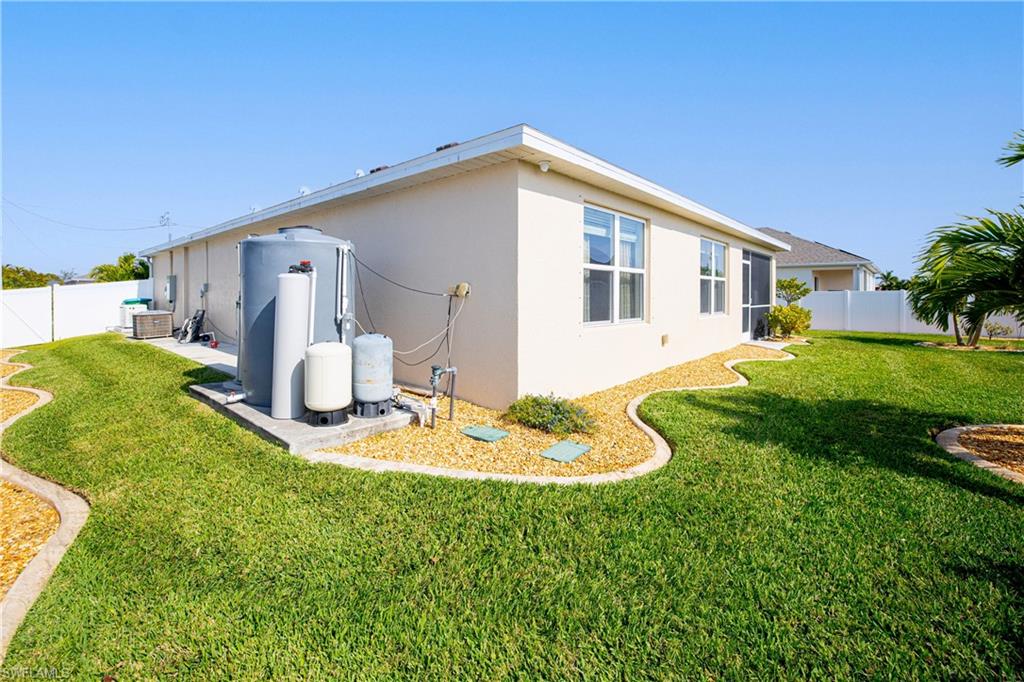 CAPE CORAL - Residential