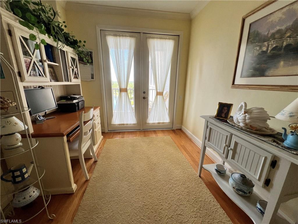 SUTTON WALK - Residential