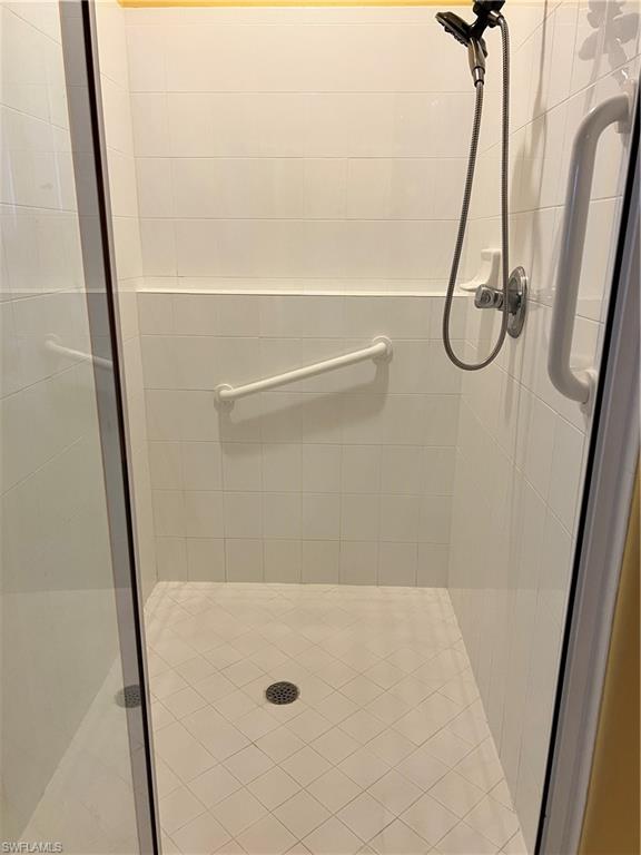 SUTTON WALK - Residential