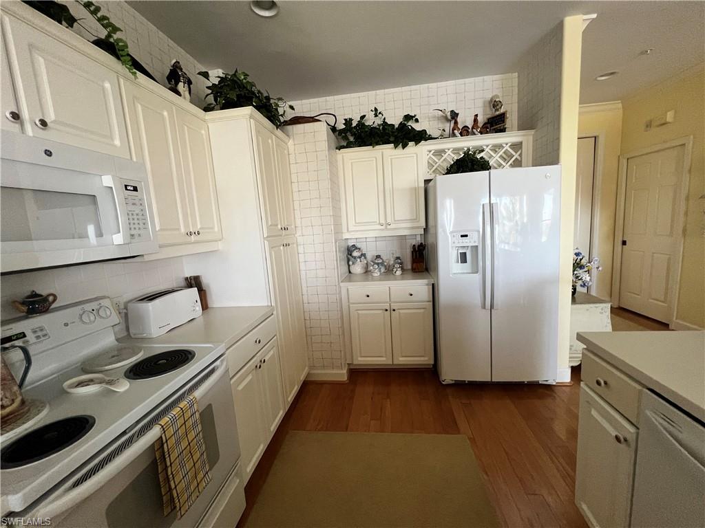 SUTTON WALK - Residential