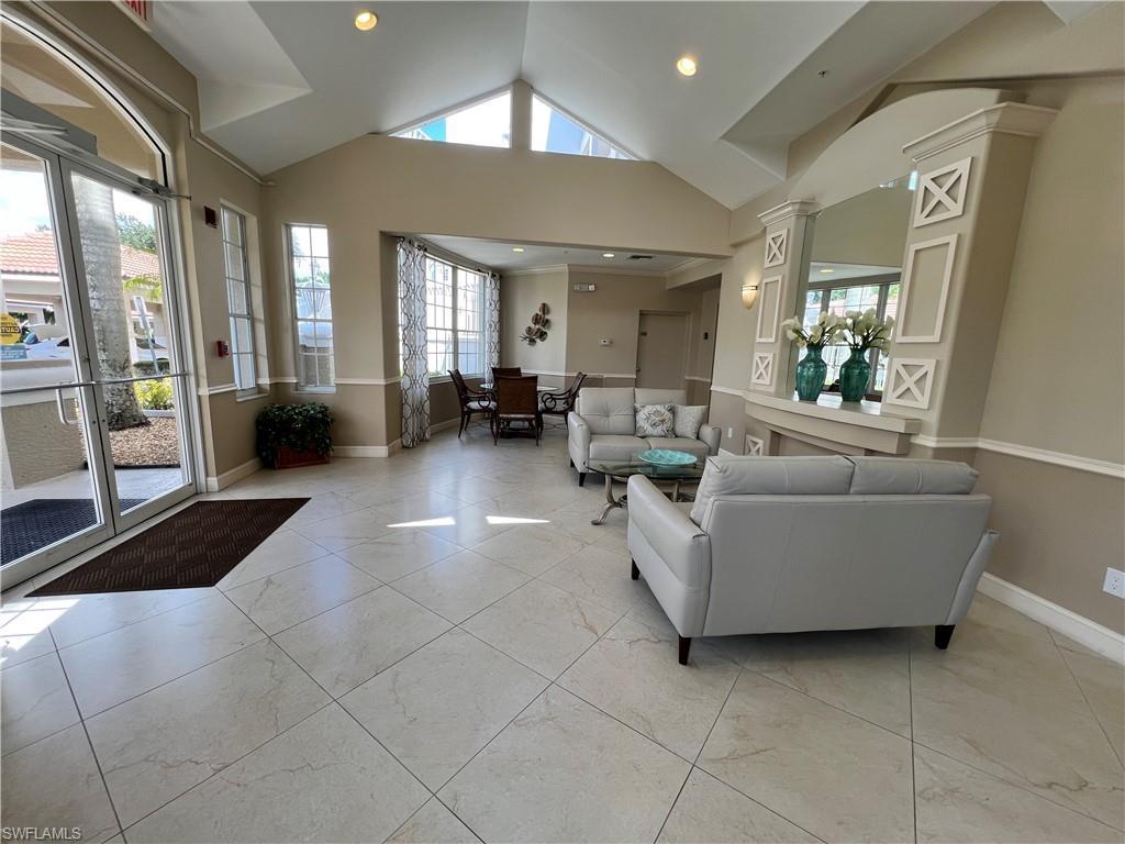 SUTTON WALK - Residential