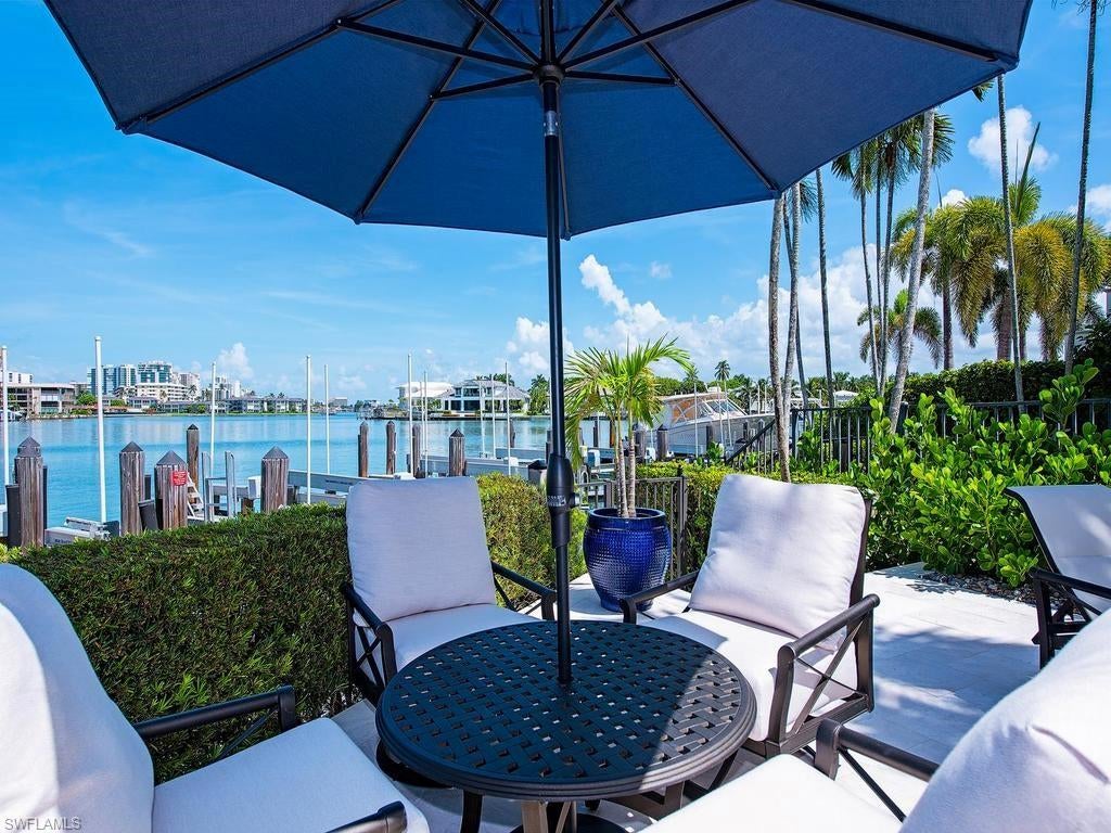 221 Harbour DR 6