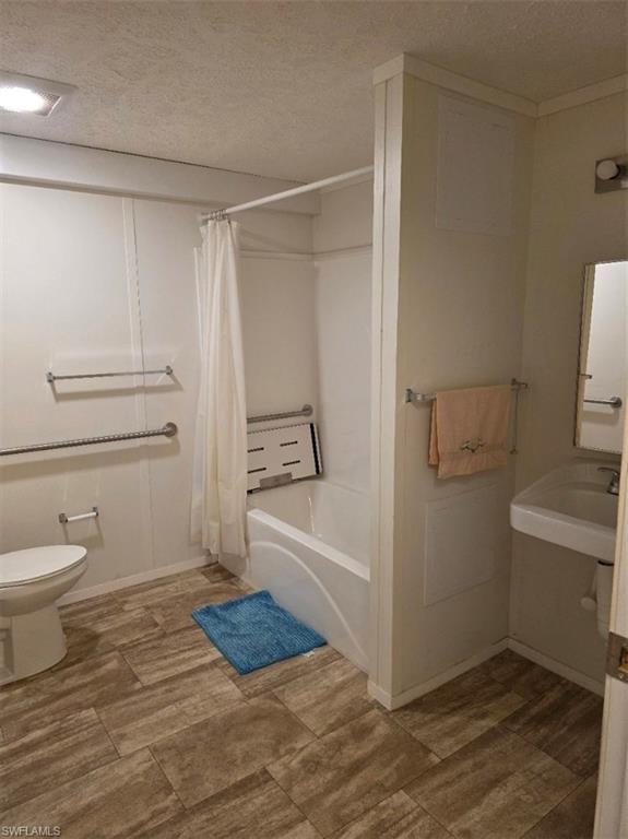 SUNCOAST ESTATE - Residential Lease