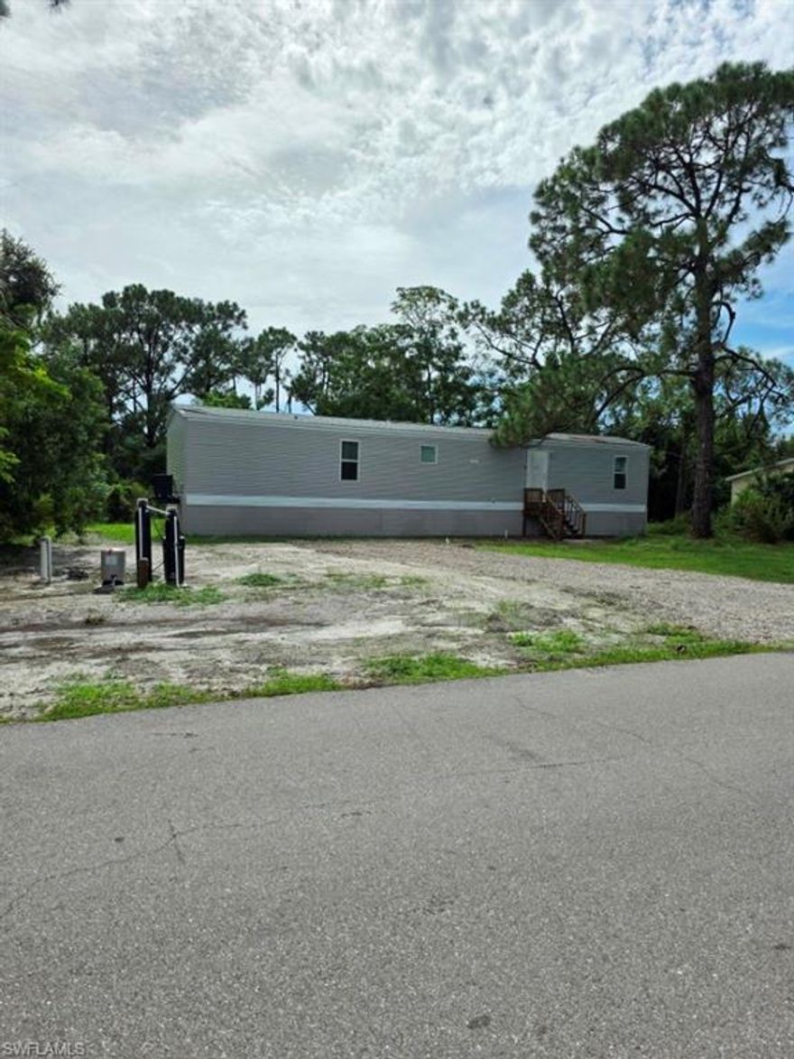 Available NOW! 3 Bedroom 2 Bathroom Mobile Home for Rent in North Fort Myers. Partially furnished!