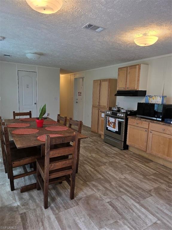 SUNCOAST ESTATE - Residential Lease