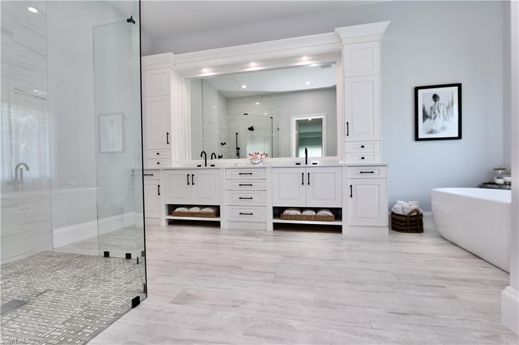 LIVINGSTON WOODS - Residential