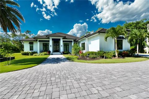 6688 Hunters RD NAPLES FL 34109