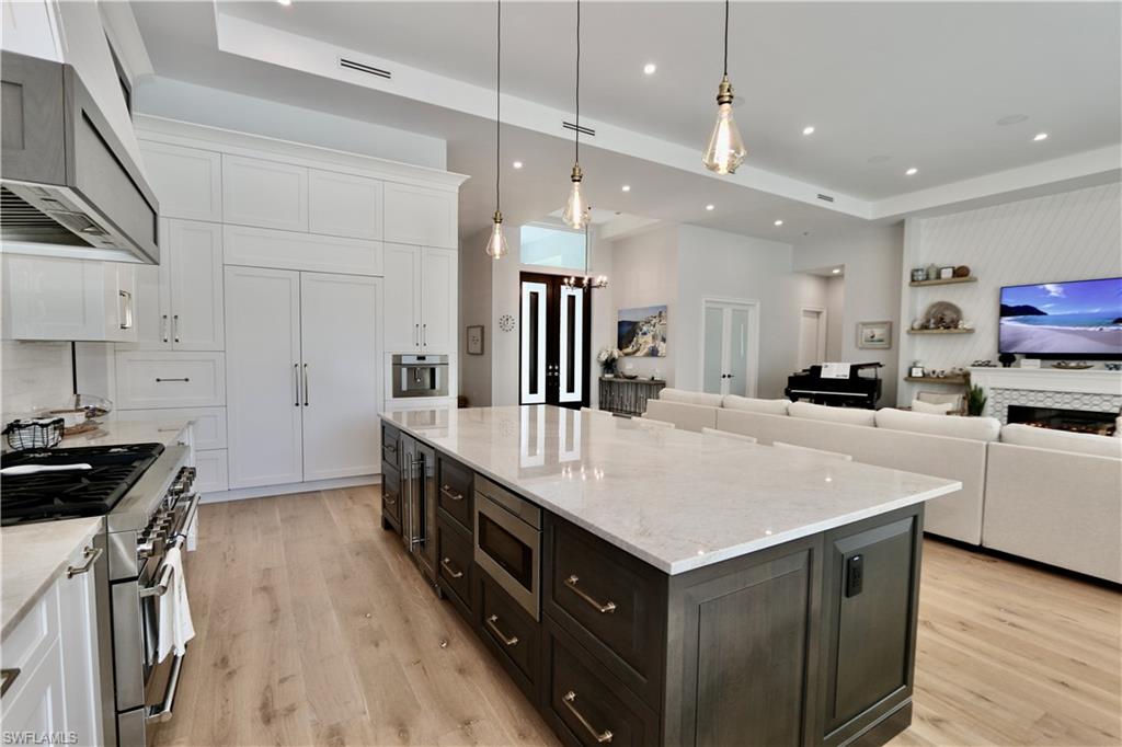 LIVINGSTON WOODS - Residential