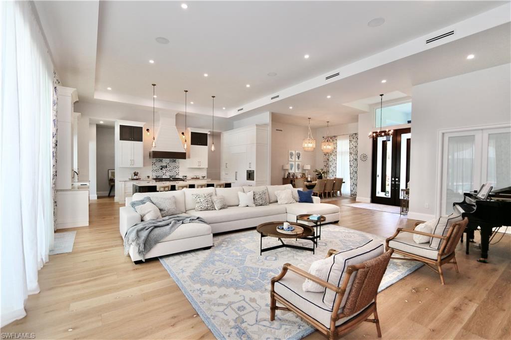 LIVINGSTON WOODS - Residential