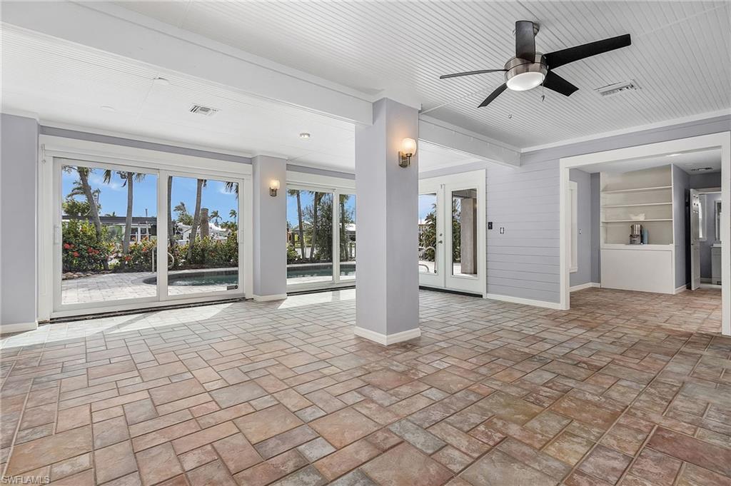 ISLAND HARBORS - Residential