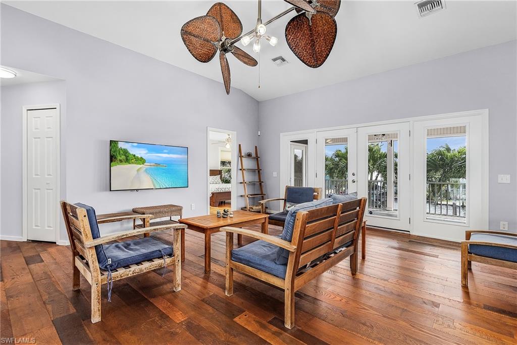 ISLAND HARBORS - Residential