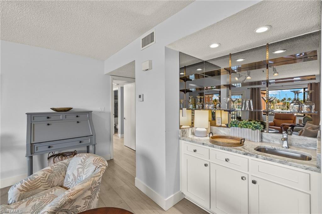 KEEL CLUB CONDO - Residential Lease