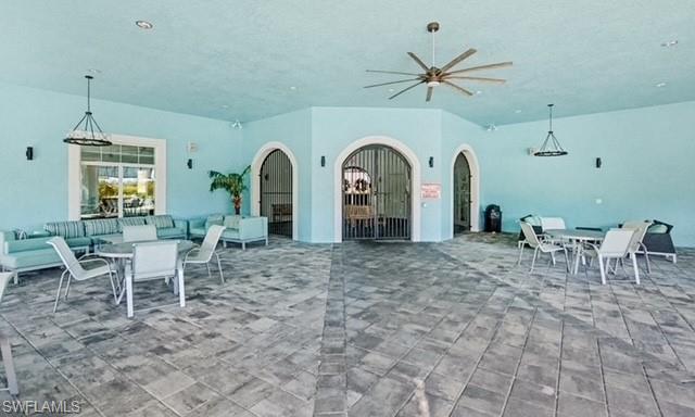 ENTRADA - Residential