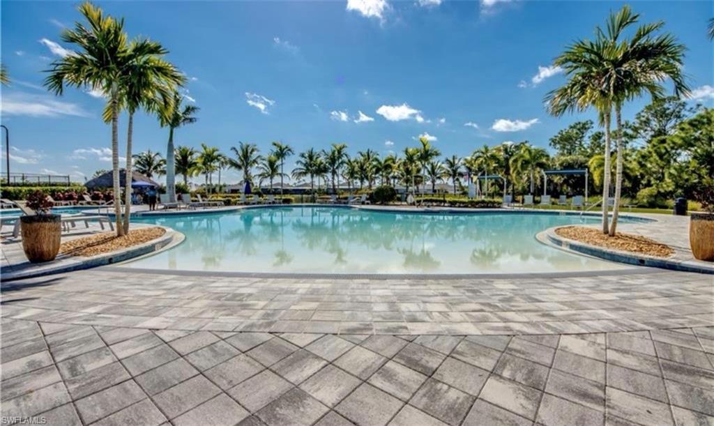 ENTRADA - Residential