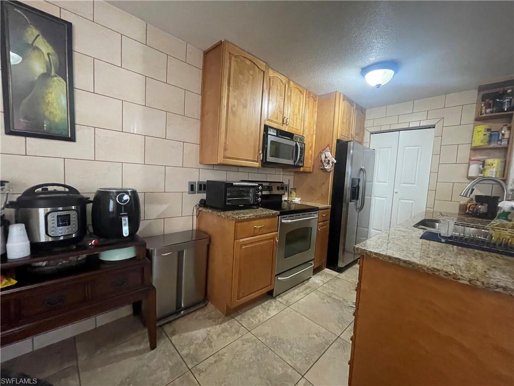 VILLAGE CREEK - Residential