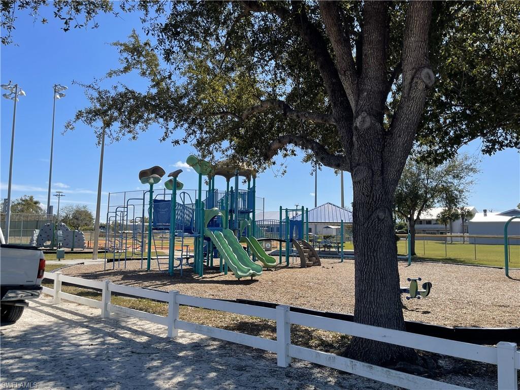 PINE ISLAND VILLAS - Residential