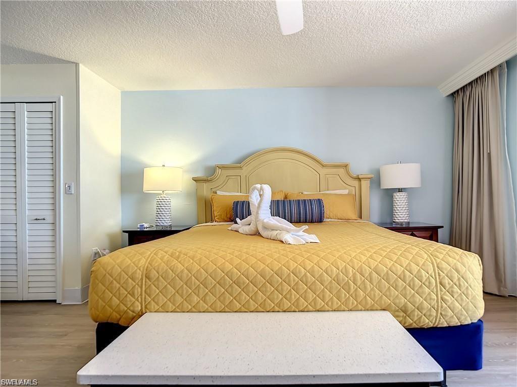 SANIBEL VIEW VILLAS - Residential