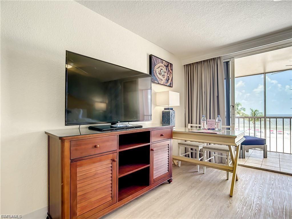 SANIBEL VIEW VILLAS - Residential