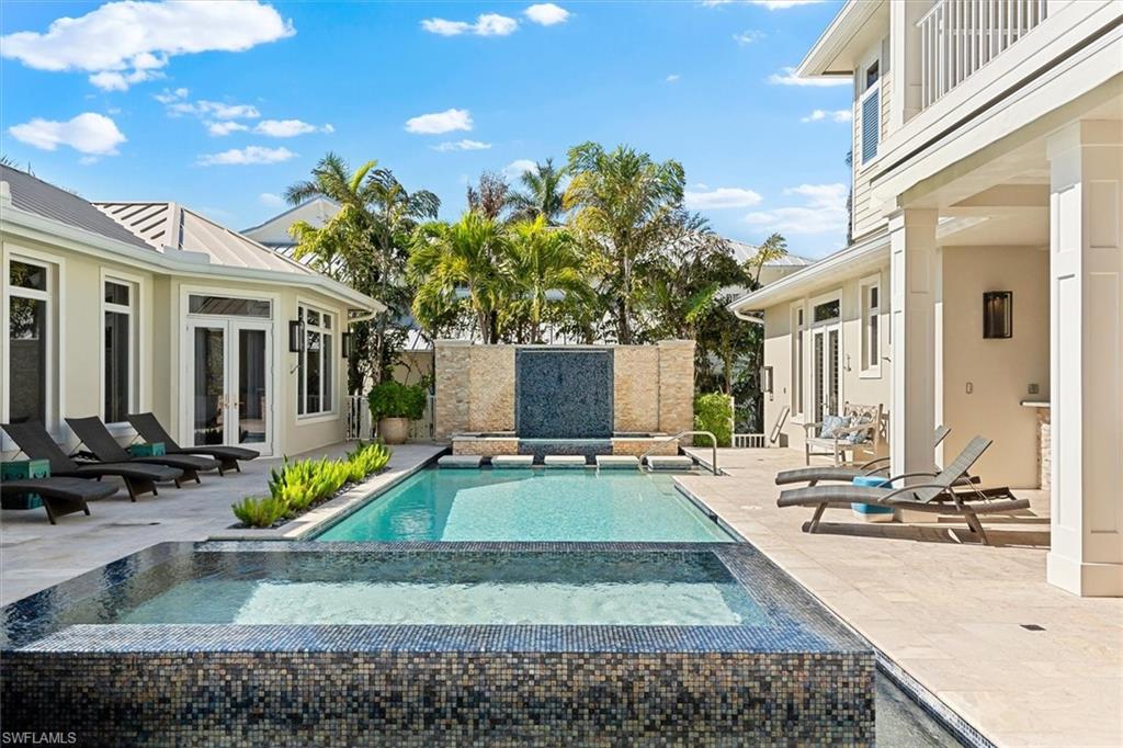 OLDE NAPLES - Residential