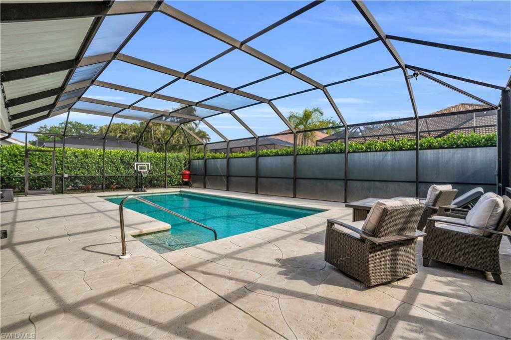 LONGSHORE LAKE - Residential