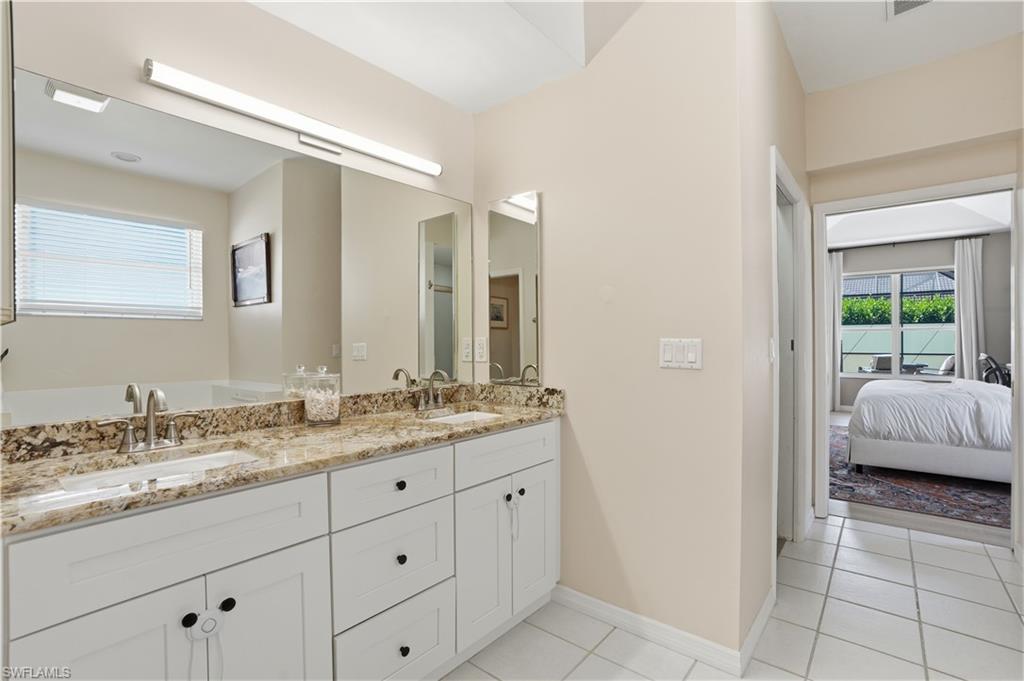 LONGSHORE LAKE - Residential