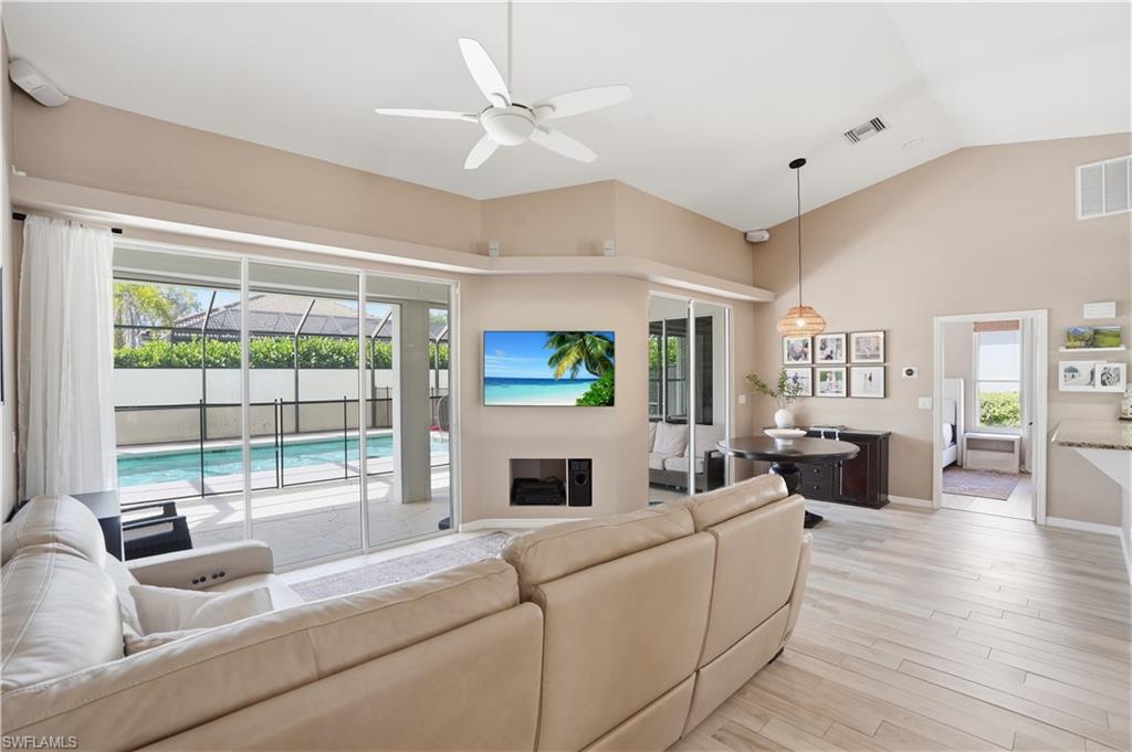 LONGSHORE LAKE - Residential