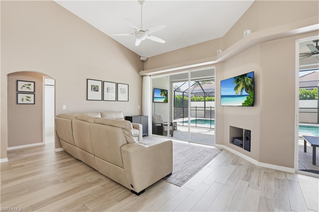 LONGSHORE LAKE - Residential